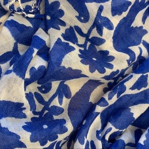 Blue & white bird & floral print scarf